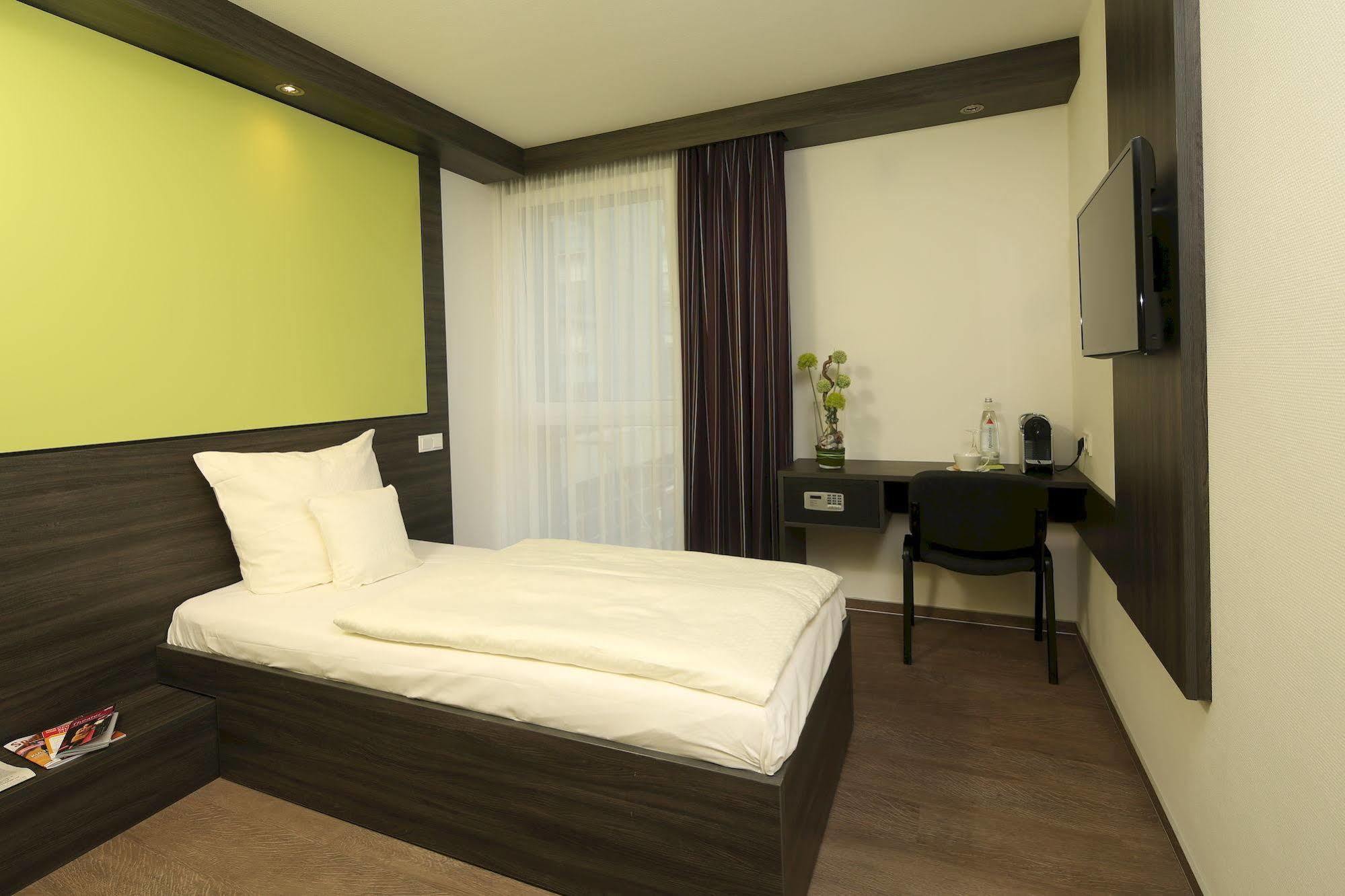 Economy-Hotel Ulm Exterior photo