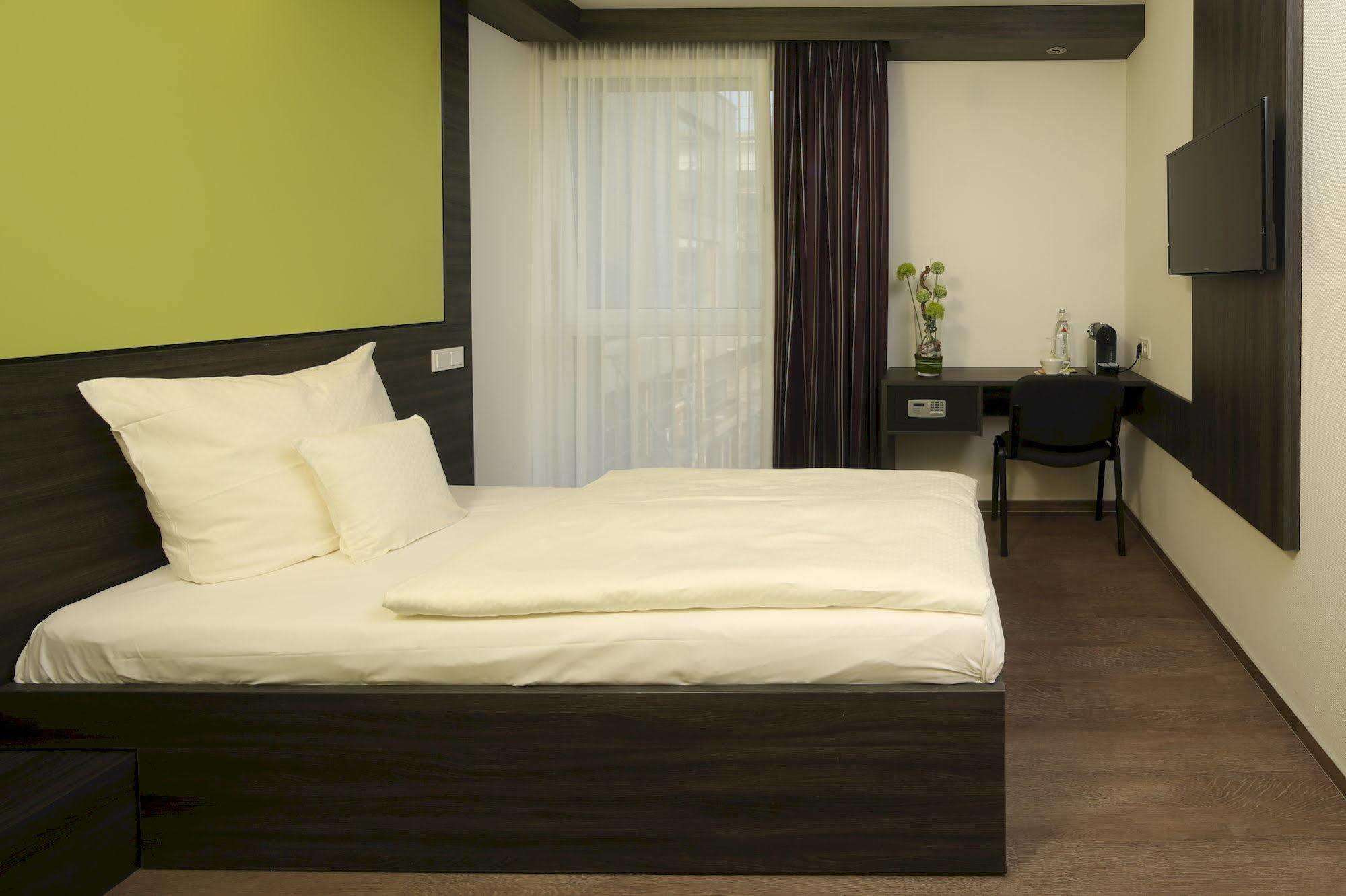 Economy-Hotel Ulm Exterior photo